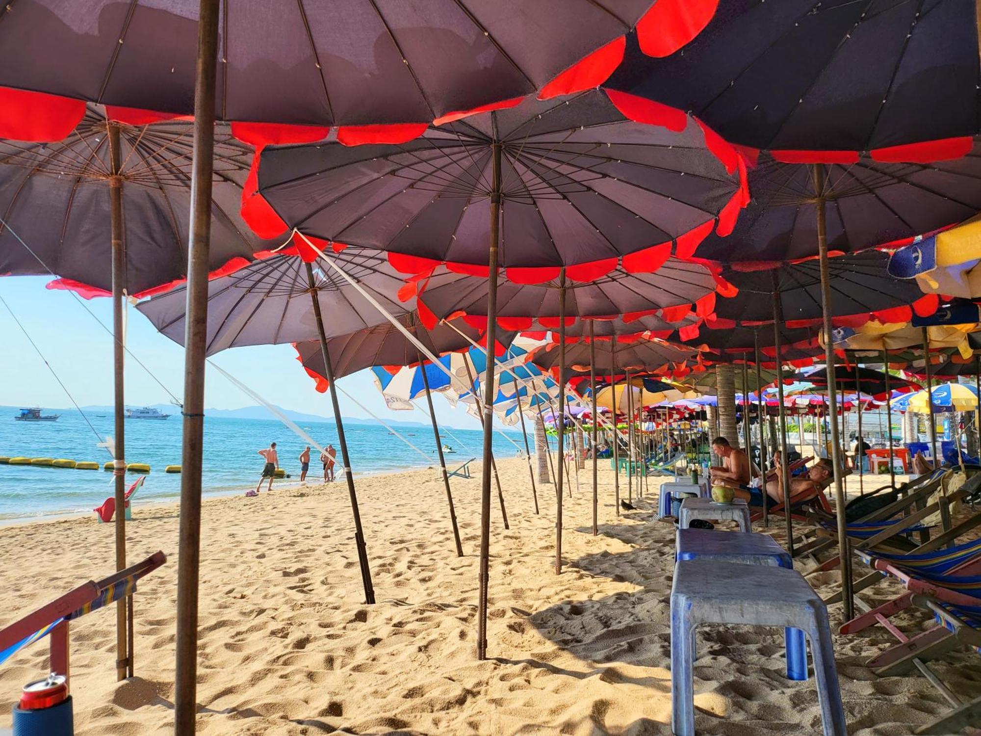 Candy Beach Seaview Jomtien Esterno foto
