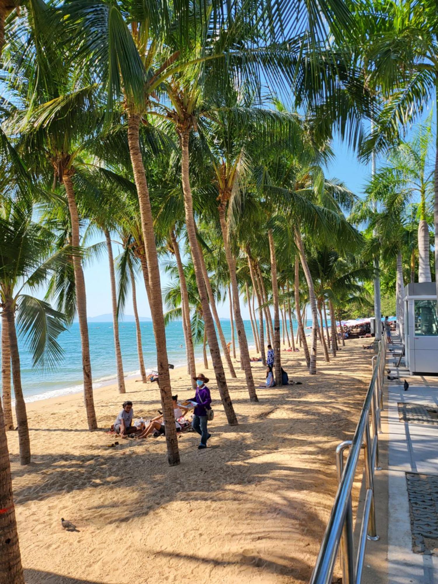 Candy Beach Seaview Jomtien Esterno foto