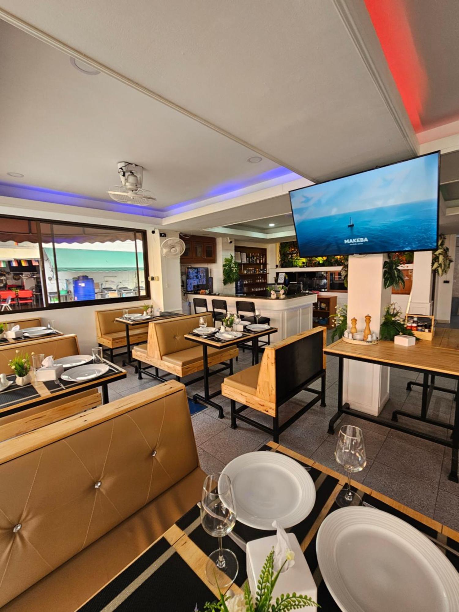 Candy Beach Seaview Jomtien Esterno foto