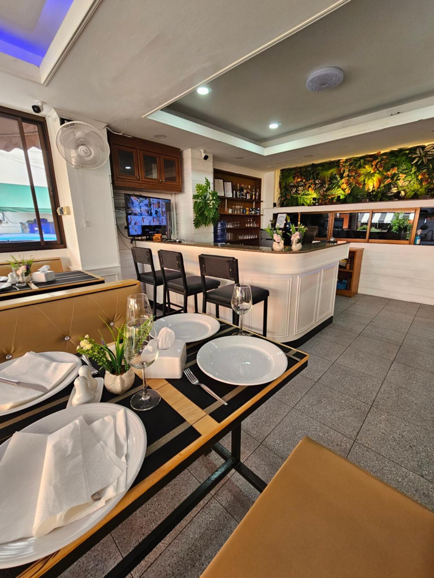 Candy Beach Seaview Jomtien Esterno foto