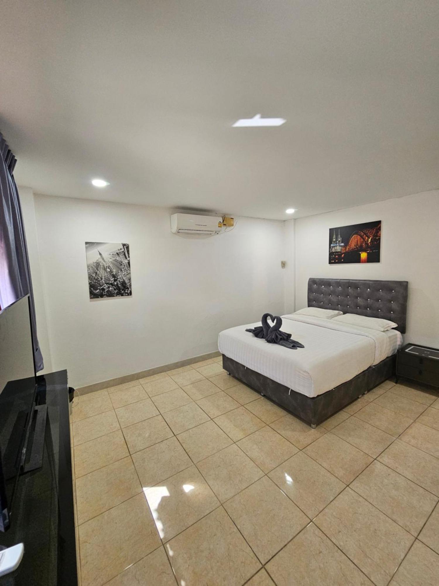 Candy Beach Seaview Jomtien Esterno foto